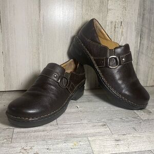 CABELAS Brown Leather Upper Sandhills Collection
Clogs Mules Size 9 1/2M